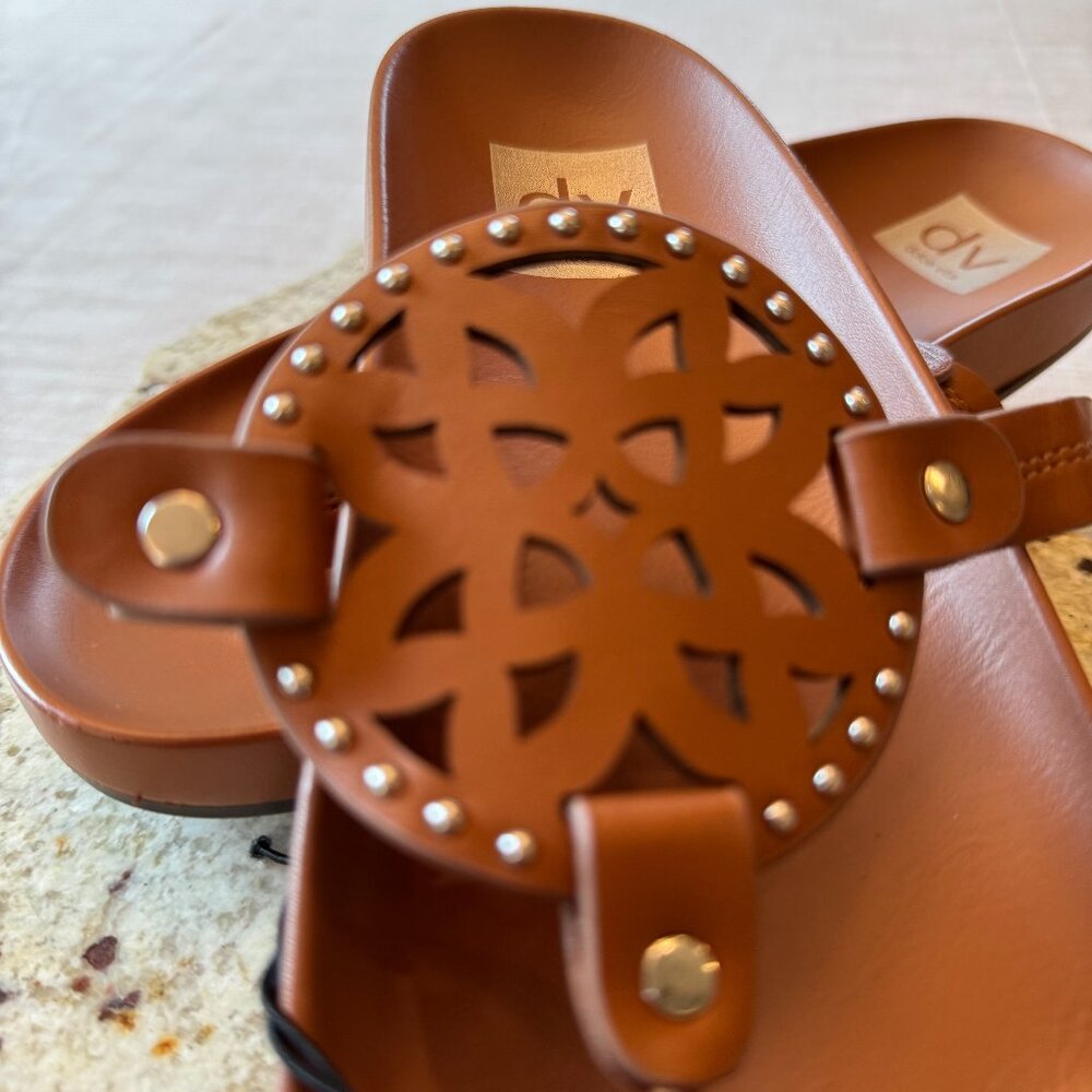 NWT DV Dolce Vita Comfortable Stylish Gotie Everyday Flat Sandal (Brown, Sz.9) - Picture 4 of 5
